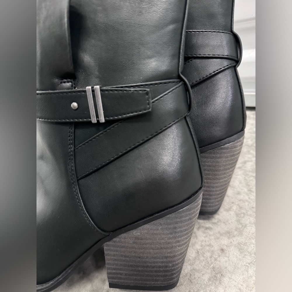 New! NWOT! SOUL Naturalizer black leather, mid-calf heeled boots - Picture 2 of 5